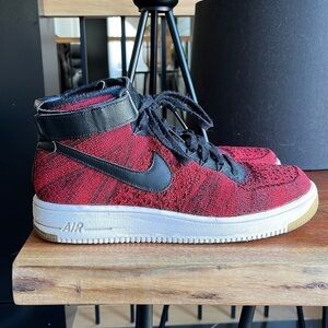 Nike flyknit airforce 1 mid ultra university red/black